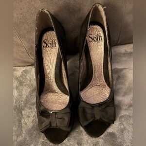 Sofft Black Heels with Elegant Design